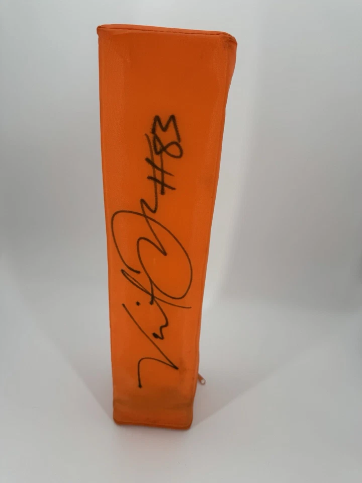 Pilón de fútbol americano firmado por Vincent Jackson #83 autógrafo automático Tampa Bay Buccaneers Foto 1 de 3