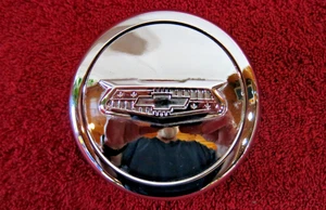 1957 CHEVROLET STEERING WHEEL HORN BUTTON CENTER CAP 150 SEDAN DELIVERY 761641 - Picture 1 of 13