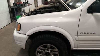 (LOCAL PICKUP ONLY) Driver Fender 4 Door Without Fender Flare Fits 98-04 ISUZU R Foto 1 de 4