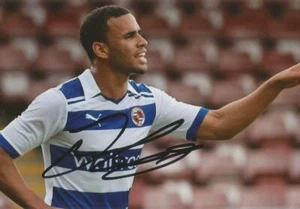 LETTURA: HAL ROBSON KANU FIRMATA 6x4 FOTO AZIONE + COA - Foto 1 di 1