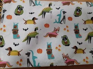 Halloween Placemats Dogs Trick Or Treat Costumes 3 Piece Set - Picture 1 of 3