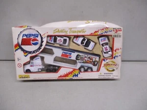 1996 Golden Wheel Pepsi Shooting Transporter Set 1/64 - Picture 1 of 2
