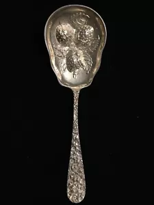 Stieff 8" piccolo cucchiaio bacche inseguito motivo rosa argento sterling - 3 cucchiai bacche - Foto 1 di 6