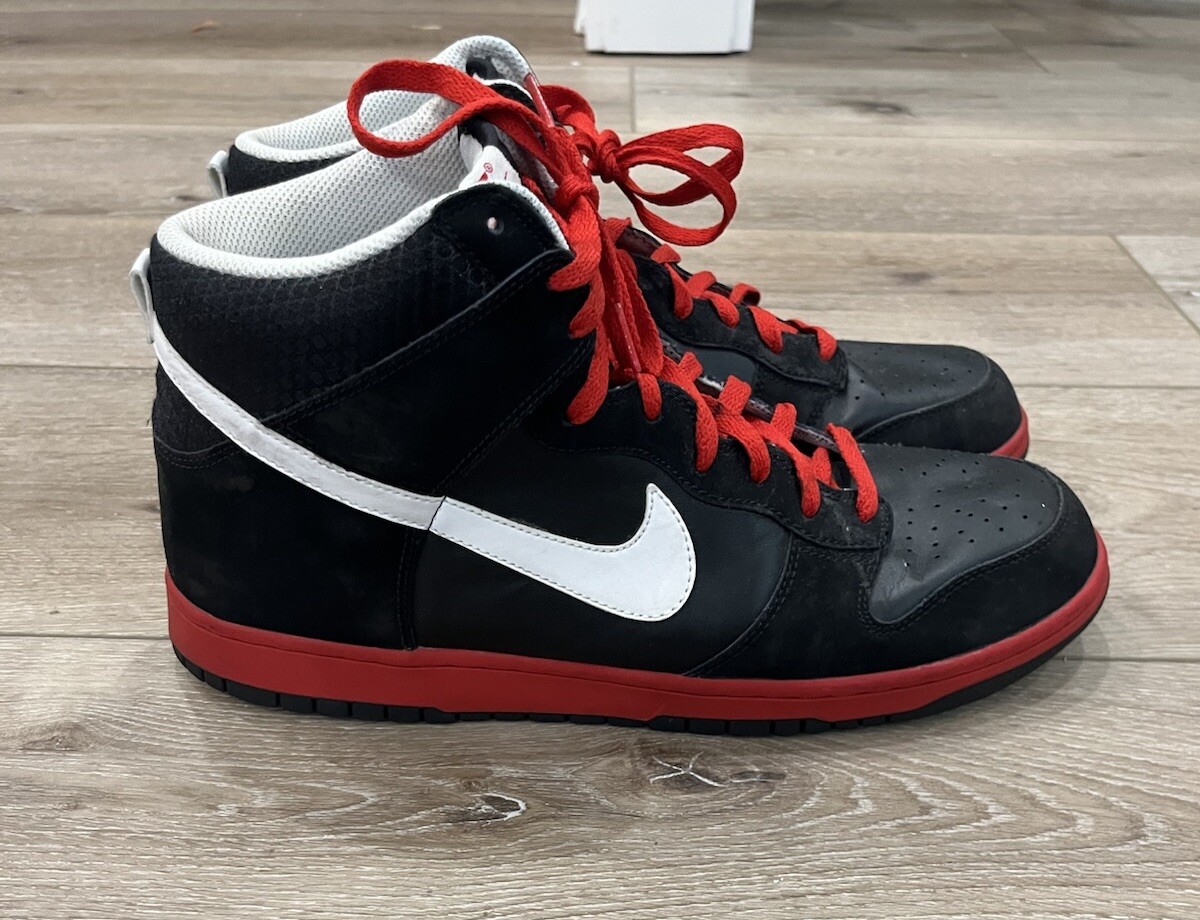 Preços baixos em Nike Dunk High Black Sport Red | eBay Preços baixos em Nike Dunk High Black Sport Red | eBay