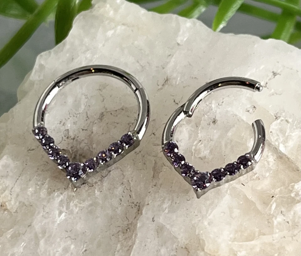 Anillo de segmento con bisagras delanteras Chevron Gem aro de tabique de acero hélice Daith 1 pieza Foto 1 de 4