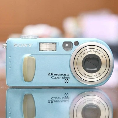 [Working] Sony Cyber-shot DSC-P2 2.0MP Digital Camera Body Only Blue From JAPAN - Image 1 of 4