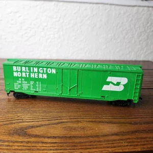 Vintage Tyco HO Scale Model Train Burlington Northern BN100024 Boxcar Green, NM - Picture 1 of 10