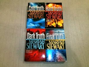 Truth Series by Mariah Stewart (4 Book Set-Titles Below) Lot 7246 - Foto 1 di 1