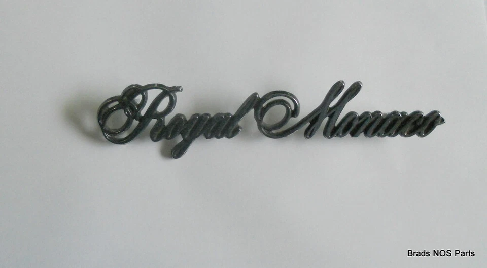 Nuevo de Lote Antiguo MoPar 1975 1976 1977 Dodge Royal Monaco Guardabarros HL PUERTA SCRIPT pn 3811508 Foto 1 de 2