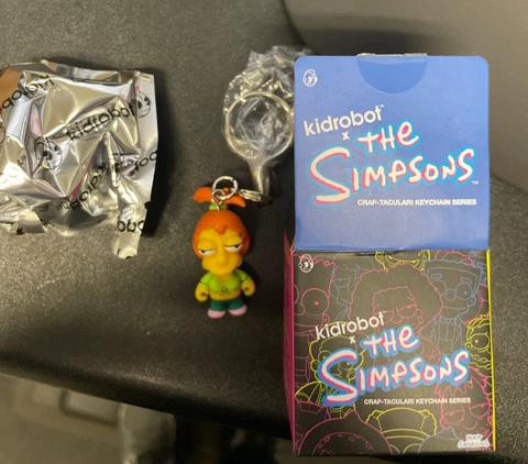 KIDROBOT The Simpsons Keychain Series 1/24 Cover