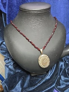 26" Böhmische facettierte Granat Halskette mit viktorianischem Medaillon - Bild 1 von 10