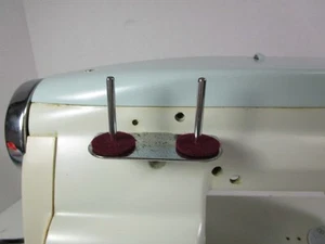 PINES DE POZO de doble hilo para máquina de coser BLANCA 568 con soporte - Imagen 1 de 5