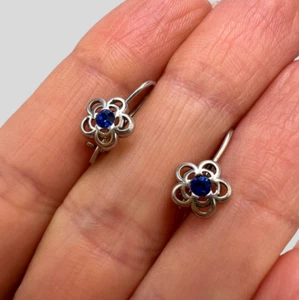 Women Pair Earrings Vintage Sterling Silver 925 Zirconia Stones 1g Fine Jewelry - Picture 1 of 7