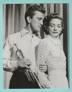 FOTOGRAFÍA XXL - ESTRELLAS DE CINE - KIRK DOUGLAS & LAUREN BACALL - 1950 - Imagen 1 de 2