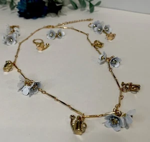 Flower necklace and Earrings Watering cans. Vintage Set White and gold - Picture 1 of 8