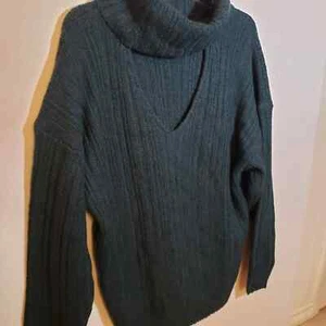 Cabi Tryst Keyhole Turtleneck Cable Knit Sweater Sz M Dark Teal Green - Picture 1 of 7