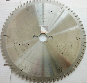 DISCO LAMA SEGA CIRCOLARE PER TAGLI LEGNO E COMPOSTI DIAMETRO 300MM DENTI 60 - Foto 1 di 2