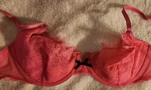 VINTAGE Victoria's Secret Very Sexy Underwire PUSHUP Bra Pink 34C EUC - Picture 1 of 9