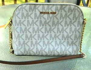 Michael Kors Signature Cindy Dome Crossbody Bag in Vanilla Taupe New with Tags - Picture 1 of 21