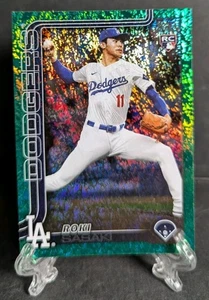 2025 Topps Series 2 - Roki Sasaki - Green Sparkle Holo Foil #46/99 Rookie - #558 - Picture 1 of 3