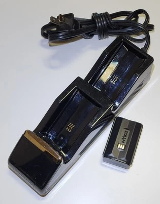 Nyko Xbox 360 Charge Base w/ 1 Rechargeable Battery Tested Working - Image 1 of 4