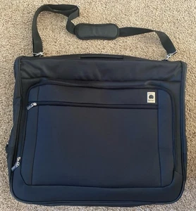 Delsey 40” Black Carry On Shoulder Garment Bag - Picture 1 of 4