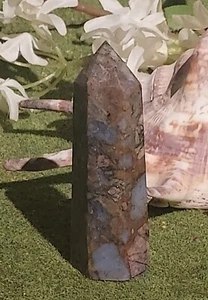 Que Sera Carved Gemstone Point 64g (C4) - Picture 1 of 3