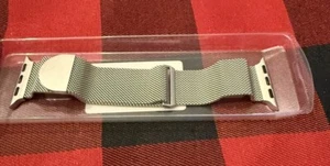 Silver Magnetic Stainless Steel Mesh Band Apple Watch 8 7 6 5 4 41mm. NEW - Picture 1 of 3