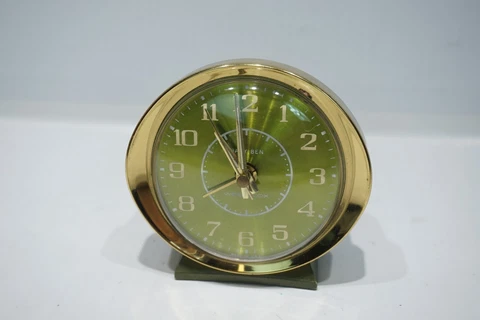 VINTAGE WESTCLOX BABY BEN WIND-UP ALARM CLOCK - USA (BRUSHED GREEN / GOLD) Cover