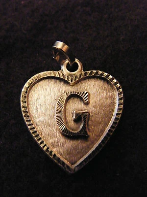 Argento Ciondolo Cuore Medaglione Argento Placcato Lettera G 2 CM - Immagine 1 di 2