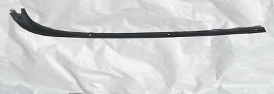 Moldura de ventana interior trasera derecha Plymouth Cuda 1970-74  Foto 1 de 4