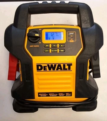 Dewalt DXAEJ14 Jump Starter Built In Tire Inflator Pre-owned - Image 1 of 4