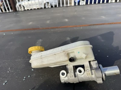2015 Ram 3500 Promaster  Master Cylinder - Image 1 of 2