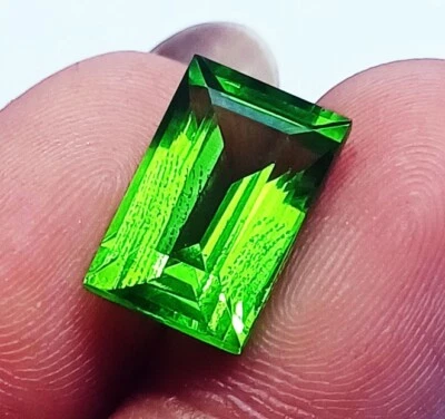 Natürlich Peridot 9.90 Karat Baguette Form Lose Edelstein Mit Zertifikat - Bild 1 von 4