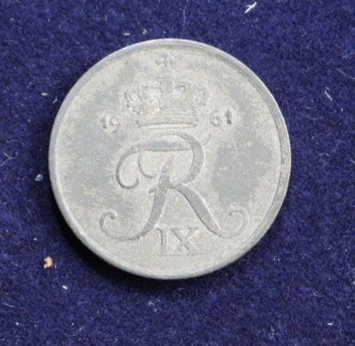 1961 Denmark 1 Ore Small Zinc World Coin - KM# 839.2 - Image 1 of 4