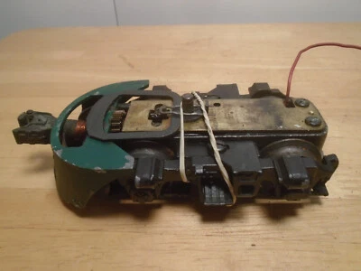 ORIGINAL POSTWAR LIONEL FRONT POWER TRUCK W/GEARS + APRON FOR F3 DIESELS - Image 1 of 4