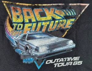 Camiseta Regreso al Futuro "Outatime '85" Distressed Flying Delorian 2XL Uni Negra - Imagen 1 de 2