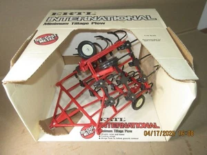 Arado de labranza mínimo vintage Ertl International Harvester 1/16 cincel arado 498 - Imagen 1 de 15