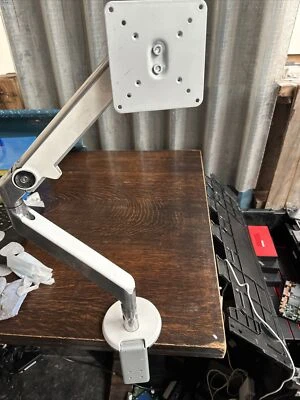 Humanscale M2 Monitor Arm - Image 1 of 4