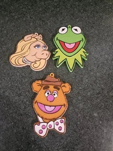 Juego de 3 cortadores de galletas vintage Hallmark Muppets Fozzie Kermit Miss Piggy - Imagen 1 de 5