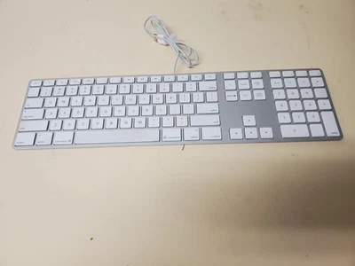 Genuine Apple USB Wired Keyboard A1243 with 10 Key for iMac, Mac Mini, Mac Pro - Image 1 of 2