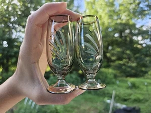 Vintage Schnapsgläser mit Fuß geschliffenes Design Rauchglas Goldrand Mid Century Ära - Bild 1 von 6
