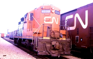 ORIGINAL EKTACHROME SLIDE CANADIAN NATIONAL GP-9 #4230 BRANTFORD, ON 9/15/85 - Picture 1 of 1