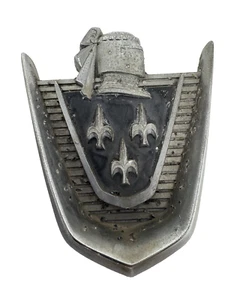 Dodge Crown Royal Lancer 1958 emblema de parrilla 1757189 insignia moldura Mopar 2 OEM - Imagen 1 de 6