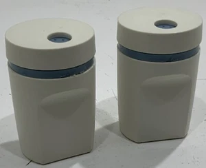 Agitadores de sal y pimienta TUPPERWARE 1471-14 1471-22 banda blanca y azul hechos en EE. UU. - Imagen 1 de 5