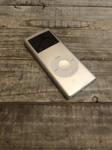 Apple iPod Nano 2nd Gen 4GB Silver A1199- Parts/repair - Screen Damage - Picture 1 of 6
