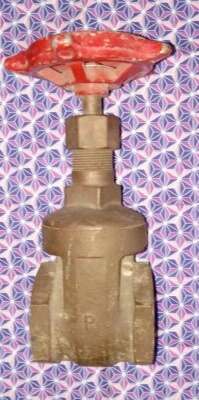 USED PEGLER BRASS 1 1/2" GATE VALVE 125 LBS S 250 LB WOG FREE SHIPPING  - Image 1 of 4