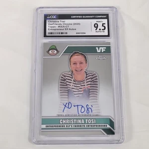 Christina Tosi 2025 VeeFriends Cromo Auto CGC 9.5 (Auto 10) - Elfo Imprenditore - Foto 1 di 6