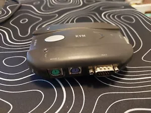 2 Port KVM Switch KVM-102P VGA PS/2 - Picture 1 of 6