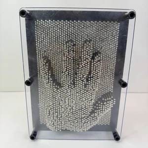 Vintage 3D Metal Pin Art Sculpture Toy 1980s / 1990s - Picture 1 of 8
